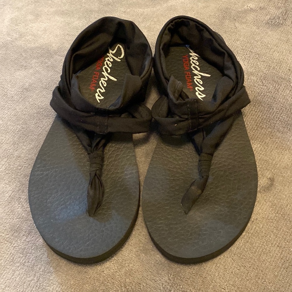Sketchers Yoga Foam Sandals